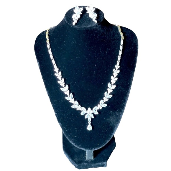 Wedding Earrings 18k Silver Crystal Rhinestone Dangle Earrings Prom Bridal Bride - Picture 7 of 7